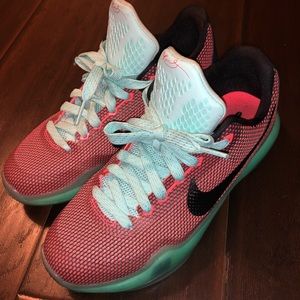 Nike 🏀 Kobe X "Easter” Size 4.5y/Women’s 7 *EUC*